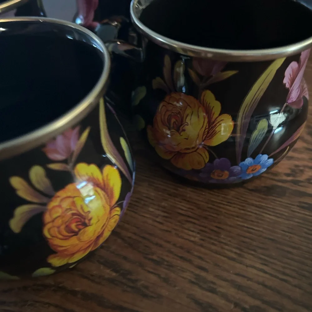 MacKenzie-Childs Black Flower Market Mugs set of 4. - Picture 6 of 7